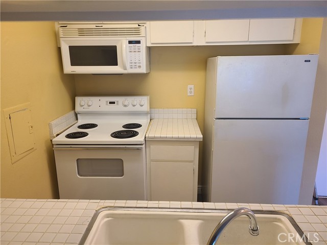 5585 E Pacific Coast, Long Beach CA: https://media.crmls.org/medias/23f6caf4-4386-4d0c-9389-f85cba9fc5a6.jpg