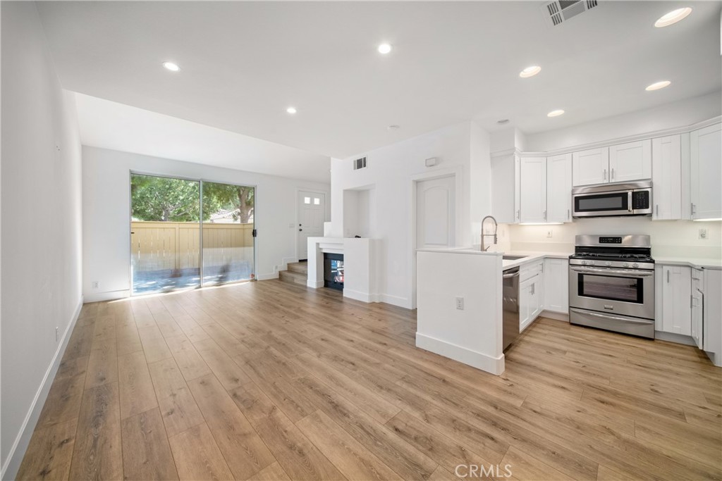 MLS #OC25160975 image #6