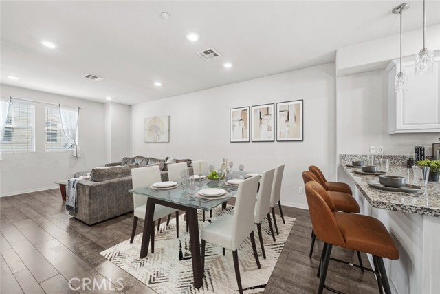 Detail Gallery Image 6 of 40 For 7214 N Chestnut, Van Nuys,  CA 91405 - 2 Beds | 3 Baths