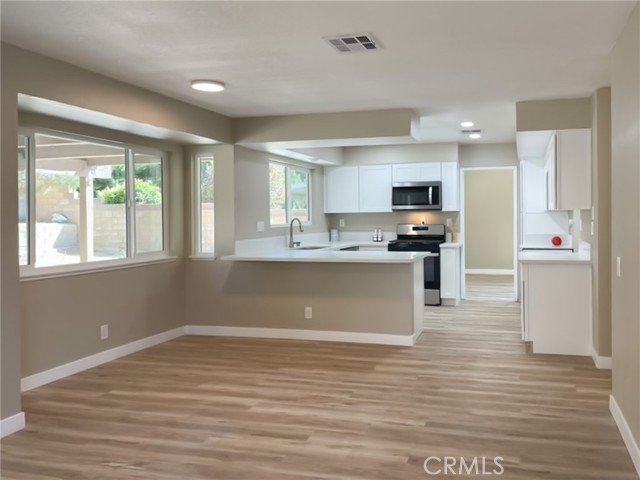 43856 Windsor Place, Lancaster CA: https://media.crmls.org/medias/23f7da7d-73a2-4223-99ea-37f7083036d2.jpg