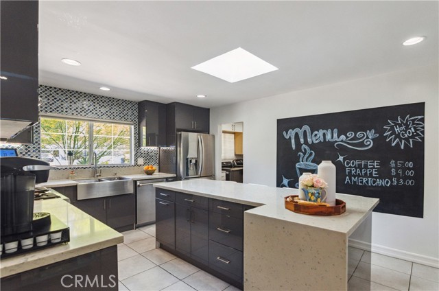 20283 Lorenzana Drive, Woodland Hills CA: https://media.crmls.org/medias/23f9046d-c8dc-45d2-a9db-d25e019fe8d3.jpg