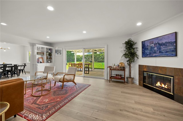 4135 Picasso Avenue, Woodland Hills CA: https://media.crmls.org/medias/23f91d2c-9cb4-4324-8342-1a99a90c9024.jpg