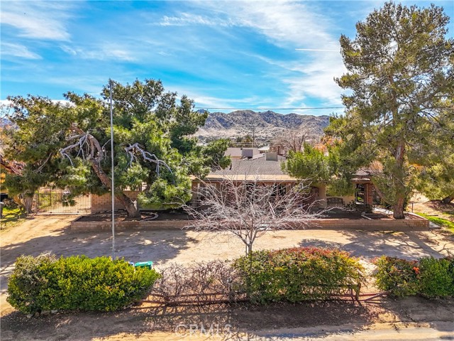 Detail Gallery Image 4 of 70 For 57885 El Dorado Dr, Yucca Valley,  CA 92284 - 5 Beds | 3 Baths