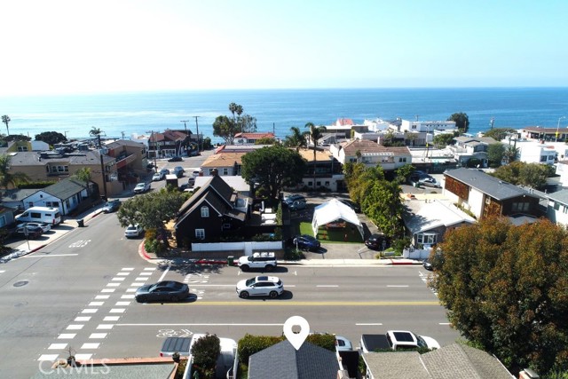 Detail Gallery Image 4 of 43 For 1086 Glenneyre St, Laguna Beach,  CA 92651 - 2 Beds | 1 Baths