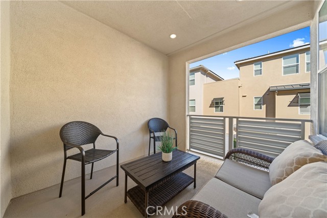 9 Compass Court, Aliso Viejo CA: https://media.crmls.org/medias/23fa8fba-4059-4b2f-aace-5b696bd42090.jpg