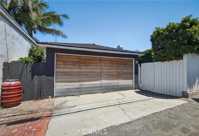 Detail Gallery Image 26 of 27 For 608 35th St, Manhattan Beach,  CA 90266 - 3 Beds | 2 Baths