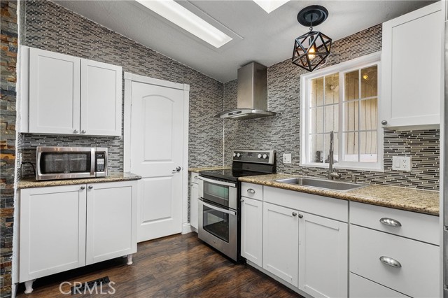 Detail Gallery Image 12 of 34 For 17062 Greenridge Rd, Hidden Valley Lake,  CA 95467 - 3 Beds | 2 Baths