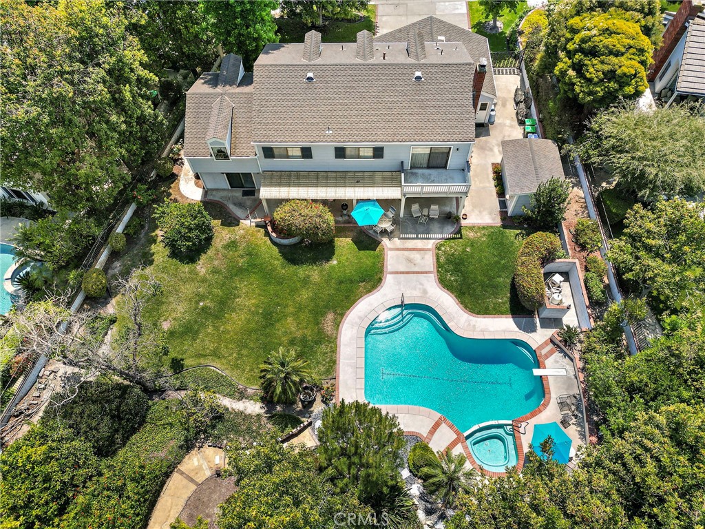 https://media.crmls.org/medias/23fb7831-5f18-485e-9cb0-f75327c6512d.jpg?preset=X-Large