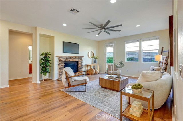 Detail Gallery Image 21 of 44 For 24509 Rosette Ln, Valencia,  CA 91354 - 5 Beds | 3 Baths