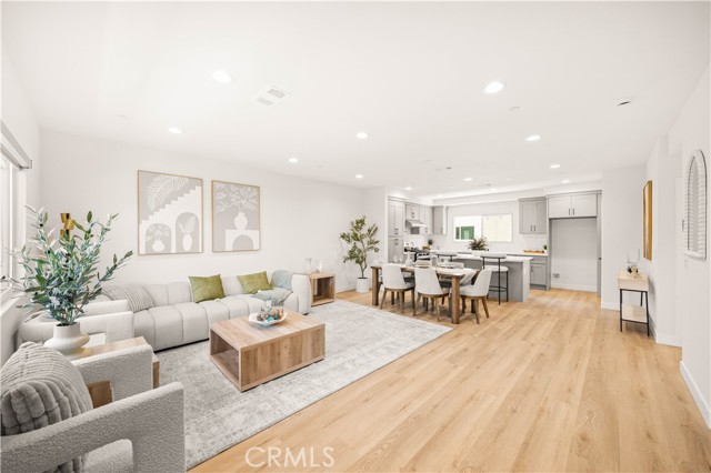 Front Image Thumbnail for CRIV26051164