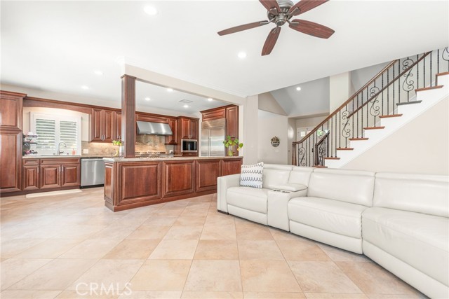 320 Forelock Court, Simi Valley CA: https://media.crmls.org/medias/23fdc163-b04c-4720-b45f-4b3cc78e4670.jpg