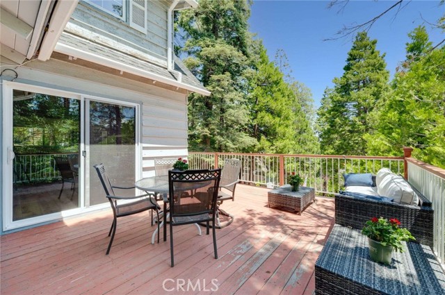 Detail Gallery Image 7 of 42 For 395 Primrose Cir #1-2,  Lake Arrowhead,  CA 92352 - 4 Beds | 3 Baths