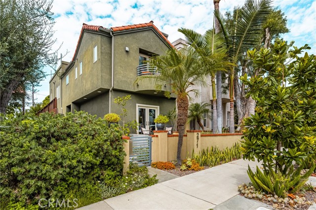 271 Prospect Avenue, Long Beach CA: https://media.crmls.org/medias/23fe573e-2569-4da9-9a02-89ca7084ae30.jpg