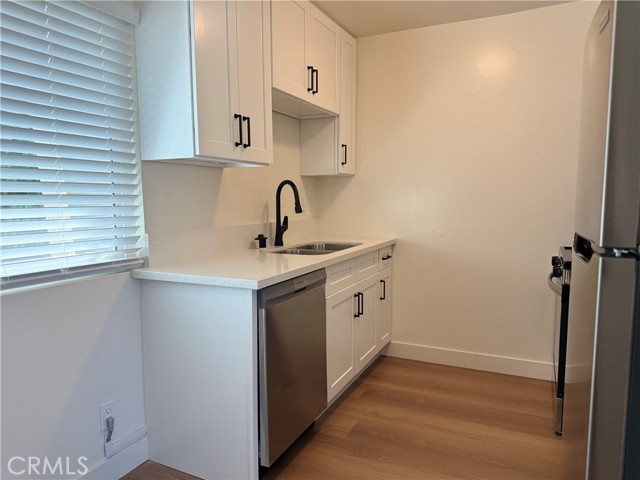 Detail Gallery Image 4 of 15 For 18657 Collins St #19,  Tarzana,  CA 91356 - 1 Beds | 1 Baths