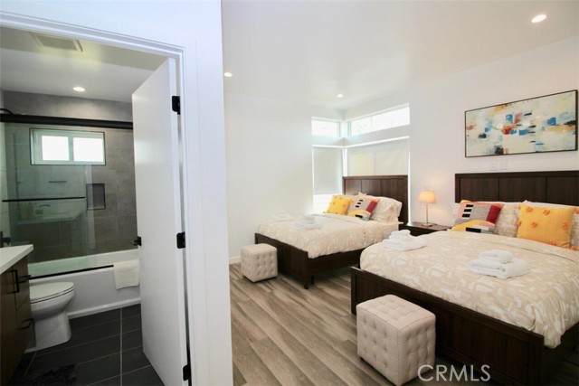 Detail Gallery Image 4 of 23 For 1416 S Cloverdale, Los Angeles,  CA 90019 - 3 Beds | 3 Baths