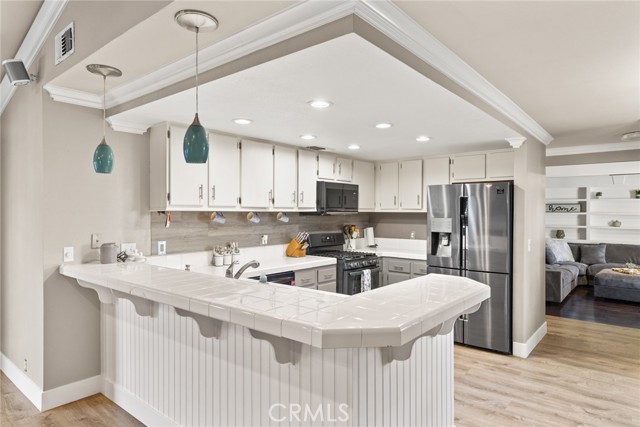 Detail Gallery Image 4 of 41 For 1036 Clotilde Way, Chico,  CA 95926 - 3 Beds | 2 Baths