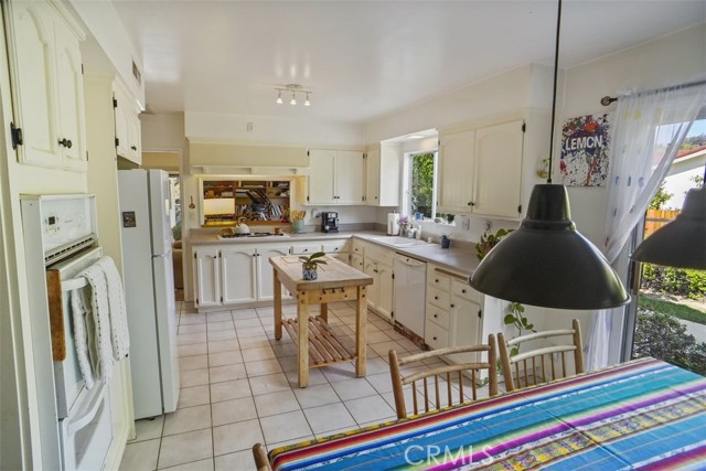 Detail Gallery Image 9 of 32 For 615 Camino Verde, Thousand Oaks,  CA 91360 - 4 Beds | 2 Baths