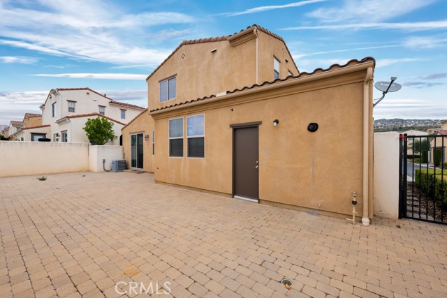 20212 Pienza Lane, Porter Ranch CA: https://media.crmls.org/medias/23ff62ec-0472-46ce-afbb-05ed66a726fd.jpg
