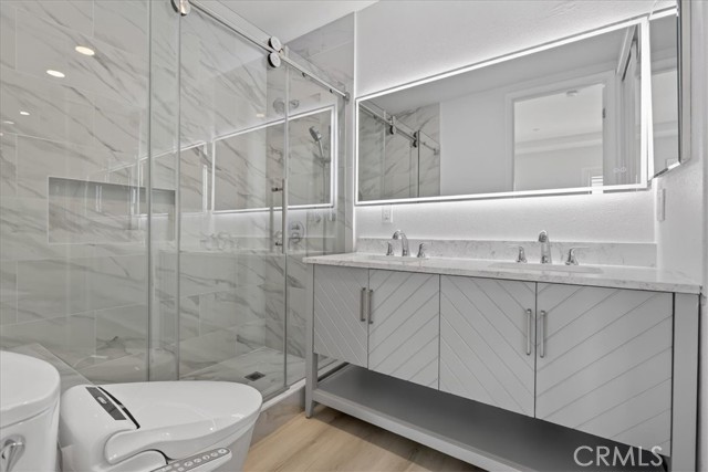 Detail Gallery Image 8 of 57 For 17872 via Roma, Yorba Linda,  CA 92886 - 5 Beds | 5/1 Baths