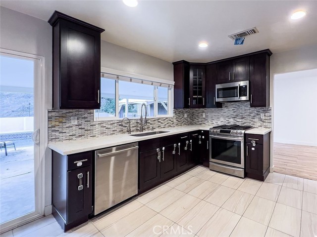 12585 Byron Avenue, Granada Hills CA: https://media.crmls.org/medias/23ffc489-ac8d-4d40-8fb1-b7215ca5e34f.jpg