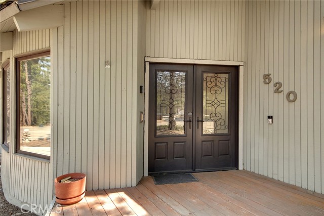 Detail Gallery Image 4 of 34 For 520 Pinewood Ct, Big Bear City,  CA 92314 - 3 Beds | 2/1 Baths