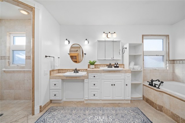 3273 Indiana Ave, Costa Mesa CA: https://media.crmls.org/medias/24008ee0-a261-4477-9c3f-d55ac47336af.jpg