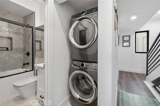 Detail Gallery Image 13 of 45 For 11324 W Raitt Ln, North Hollywood,  CA 91606 - 3 Beds | 4 Baths