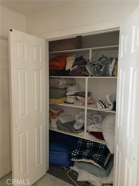 1340 Oasis Drive, Barstow CA: https://media.crmls.org/medias/2401b0ad-8646-4f8f-9f2c-b7c4cd6008ad.jpg