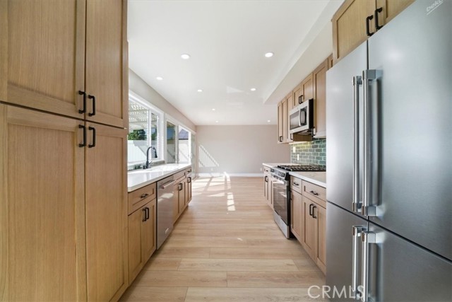 Detail Gallery Image 12 of 59 For 1613 Darcy Ave, Simi Valley,  CA 93065 - 4 Beds | 2/1 Baths