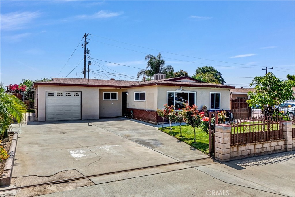 155 N Acacia Avenue
