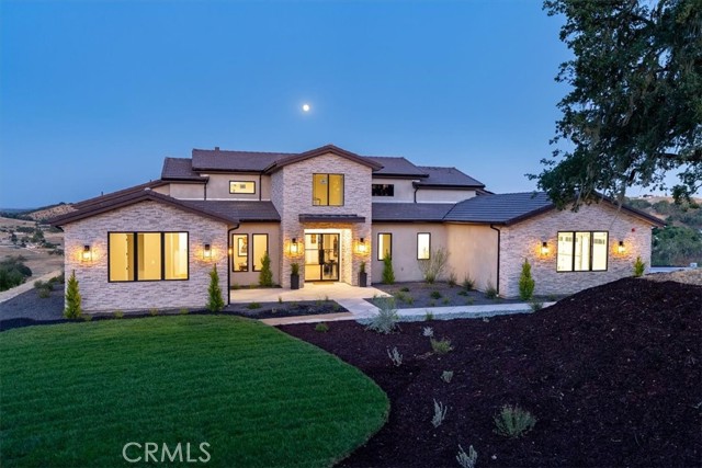 1755 Burnt Rock Way, Templeton CA: https://media.crmls.org/medias/2403d8ac-f7b1-4070-a1c7-b9e3df67553f.jpg