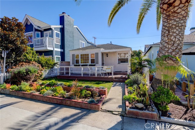 532 4th Street, Manhattan Beach, California 90266, 2 Bedrooms Bedrooms, ,1 BathroomBathrooms,Residential,Sold,4th,PV22020518
