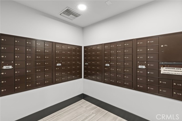 400 W Ocean Boulevard, Long Beach CA: https://media.crmls.org/medias/2404381c-dd2c-4037-a4bd-dd5c60bb4304.jpg