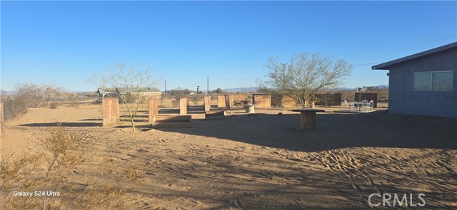 Detail Gallery Image 10 of 11 For 121 Old Woman Springs Rd, Yucca Valley,  CA 92284 - 2 Beds | 1 Baths