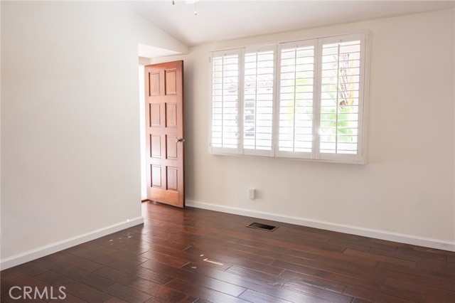 2604 Perkins Circle, Glendale CA: https://media.crmls.org/medias/24053ac0-0479-4c8c-b469-a5d5db534341.jpg