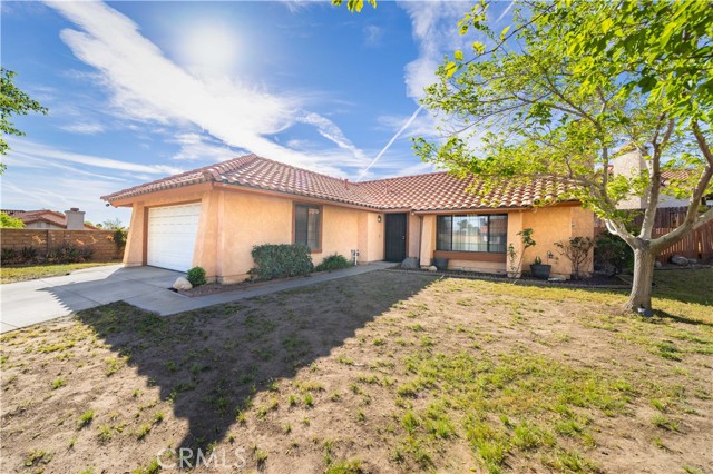 Detail Gallery Image 2 of 24 For 502 Hilltop, Palmdale,  CA 93551 - 2 Beds | 2 Baths