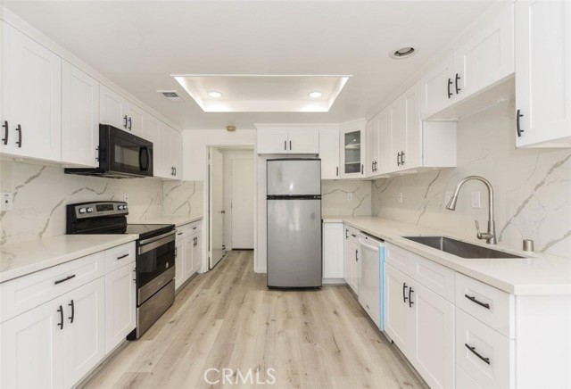 Detail Gallery Image 4 of 34 For 143 Stanford Ct #36,  Irvine,  CA 92612 - 2 Beds | 2/1 Baths