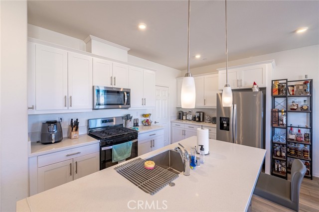 Detail Gallery Image 13 of 43 For 202 Bonita Ln, Rialto,  CA 92376 - 3 Beds | 2/1 Baths