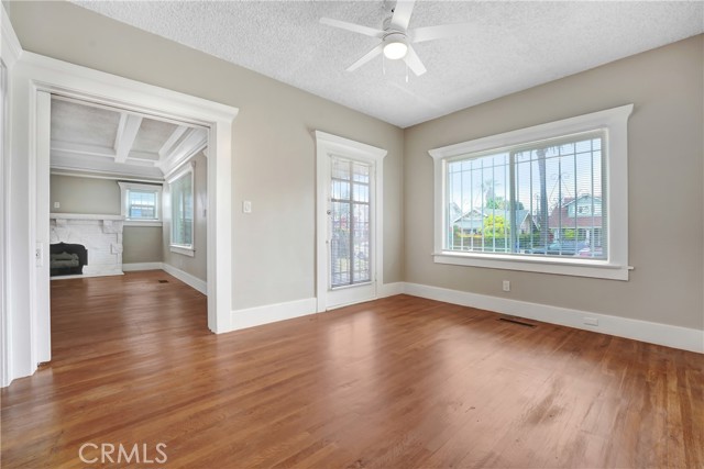 142 S Ardmore Avenue, Los Angeles CA: https://media.crmls.org/medias/240776b6-544f-4dc9-b5d0-82cebb94baa2.jpg