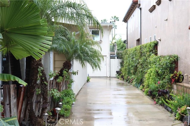 34597 Via Catalina A Dana Point, California Gorgeous upper end unit in Capo beach one street behind Camino Capistrano! Gorgeous woodwork, awesome living area and a large balcony too! Feel the ocean breezes! 2 beds 1 bath, High Wood ceilings! and Lots of light.