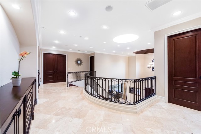 Detail Gallery Image 30 of 52 For 12530 Collins St, Valley Glen,  CA 91607 - 6 Beds | 5/1 Baths