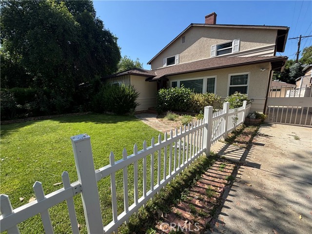 21327 De La Osa, Woodland Hills CA: https://media.crmls.org/medias/2409ea5b-0c6b-46c4-898a-2af1902d4fc2.jpg