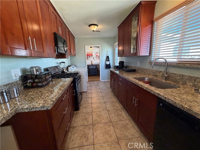 Detail Gallery Image 14 of 36 For 9406 Rose Ave, Montclair,  CA 91763 - 3 Beds | 2 Baths