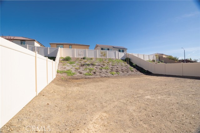 Detail Gallery Image 4 of 30 For 19536 Hanging Rock Rd., Lake Elsinore,  CA 92532 - 4 Beds | 3 Baths