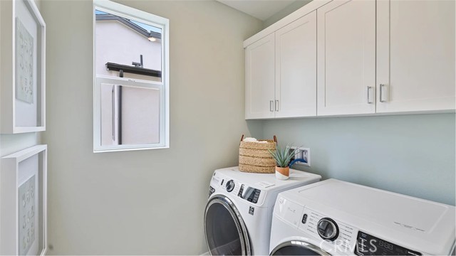 Detail Gallery Image 18 of 24 For 27537 Grand Fir Way, Valencia,  CA 91381 - 2 Beds | 2/1 Baths