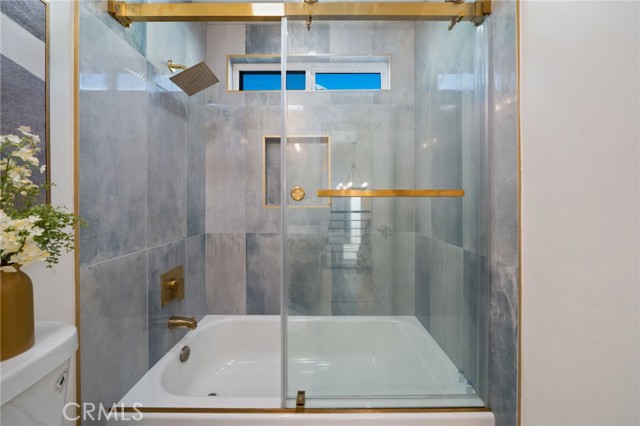 Detail Gallery Image 19 of 29 For 332 Flint Ave, Long Beach,  CA 90814 - 3 Beds | 3 Baths