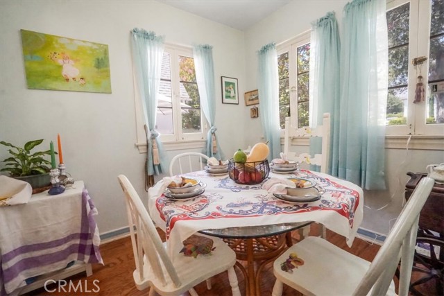 2270 E Orange Grove Boulevard, Pasadena CA: https://media.crmls.org/medias/240c15b8-717e-4b8d-b393-1bdd592aac01.jpg