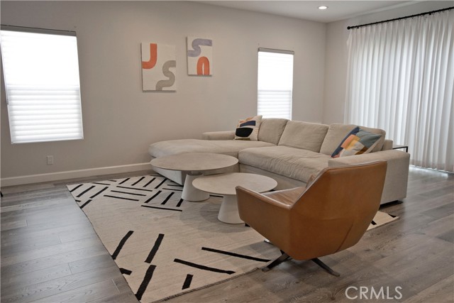 Detail Gallery Image 3 of 24 For 1029 Keniston Ave, Los Angeles,  CA 90019 - 4 Beds | 3 Baths
