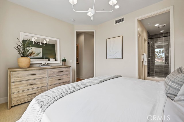 19071 Main Street, Huntington Beach CA: https://media.crmls.org/medias/240c2300-8c17-4048-a088-5c5f146a5826.jpg