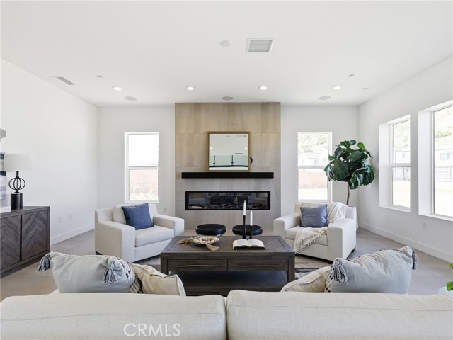 Detail Gallery Image 18 of 48 For 22849 W Seaqua Cir, Chatsworth,  CA 91311 - 6 Beds | 6/1 Baths